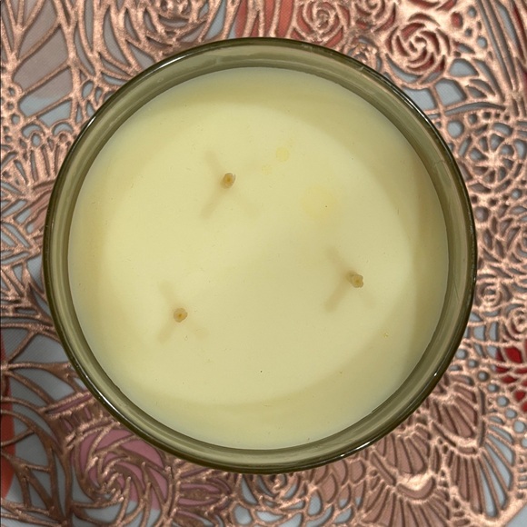 White Barn Sugared Lemon Zest 3 Wick Candle - Picture 4 of 5